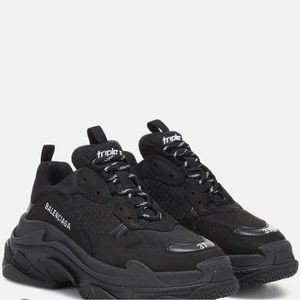 Balenciaga Triple S sneakers Men’s Size 10 (43) All black